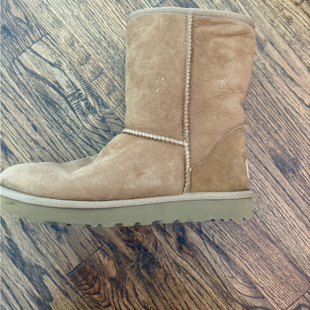 UGG Tan Winter Boots with Suede and Sheepskin Lining